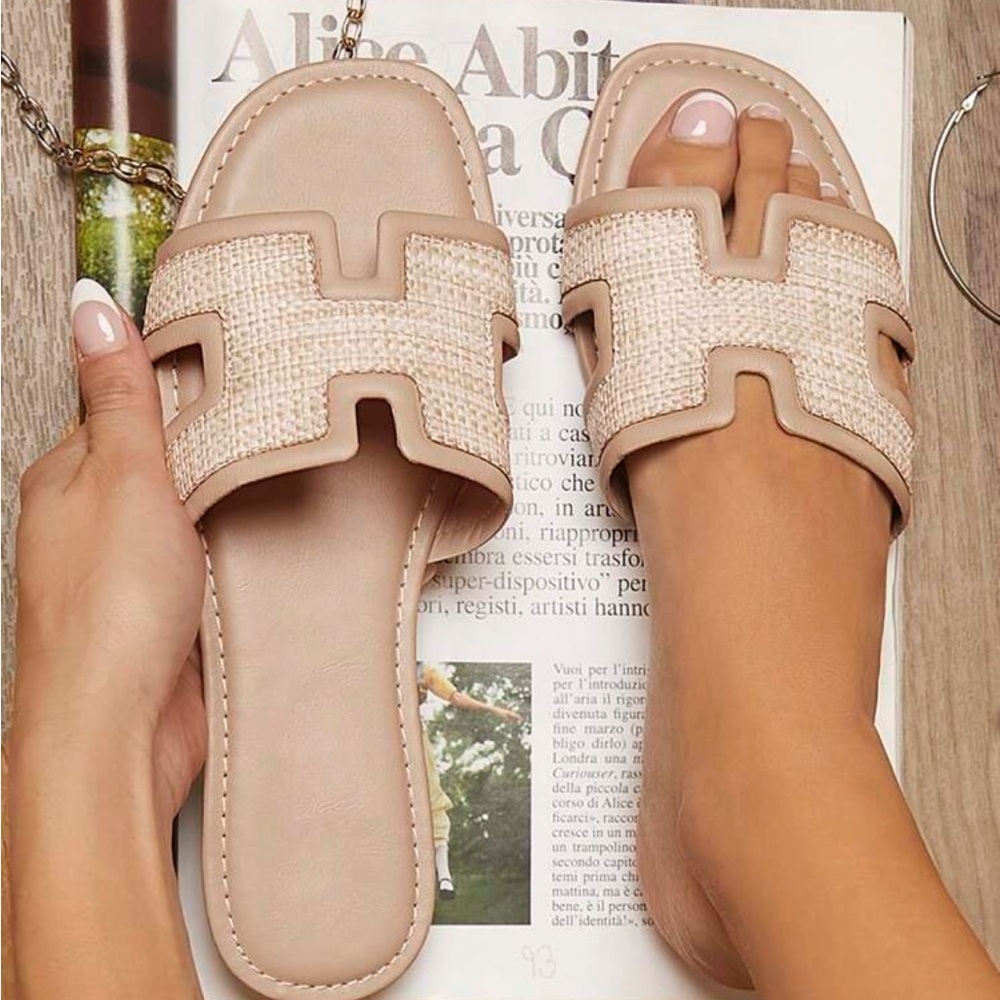 SHEIN Beige and Cream Slide Sandals